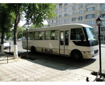 Midi-Bus MITSUBISHI ROSA